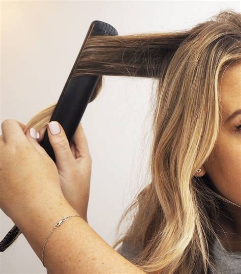When Should You Upgrade Your How to Curl the Hair with Straightener?